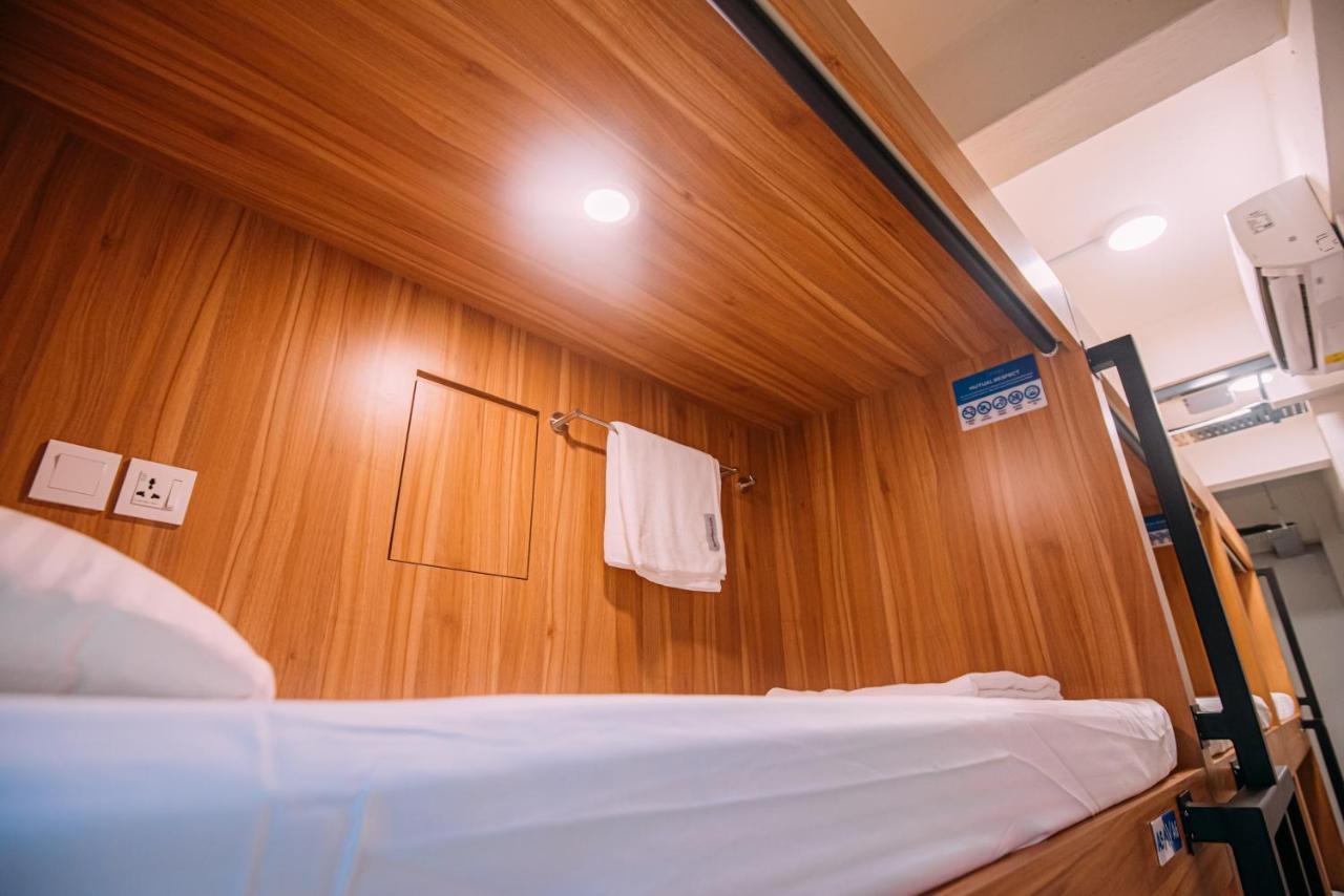 Bluewaters Pods 38 Hongkong St Hostel สิงคโปร์ ภายนอก รูปภาพ